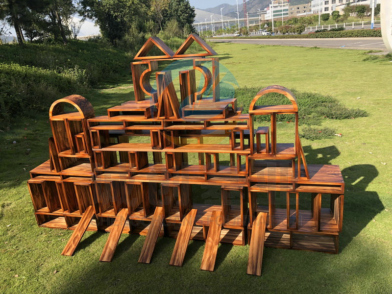 户外碳化中空积木