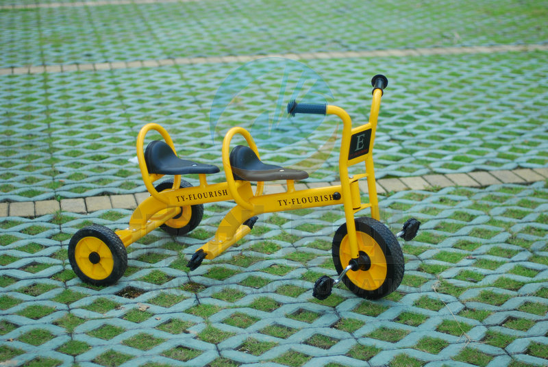 幼儿双人脚踏车